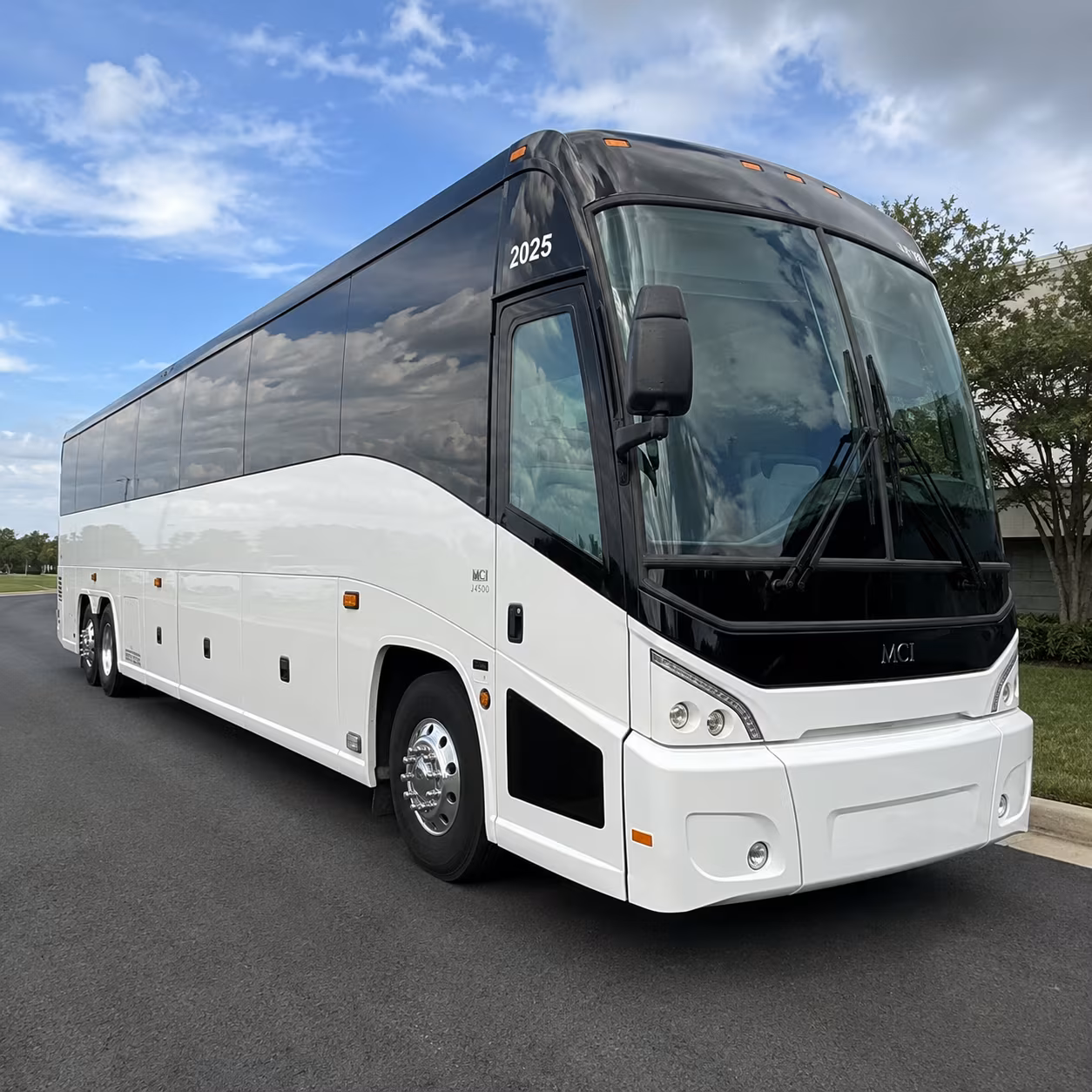 shuttle your group to the wm phoenix open without the hayden road headache
